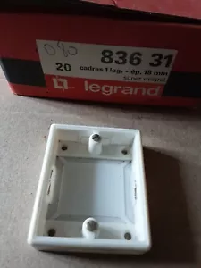 Ancien Cadre Saillie 1 Poste Mistral Legrand Neuf De Stock - Imagen 1 de 2