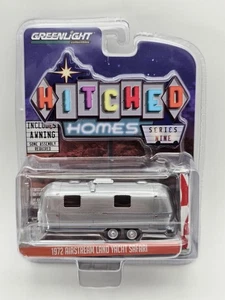 Greenlight Hitched Homes 1972 Airstream Land Yacht Safari Diecast w/Flag Awning - Picture 1 of 4