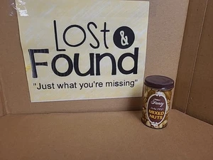 Juguete mordaza broma lata serpiente en lata nueces mixtas saladas de lujo de colección Adams Co.  - Imagen 1 de 11