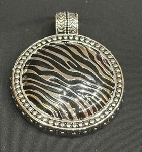 Premeir Design Jewelry "Safari" Enhancer w/magnetic closure - Picture 1 of 1