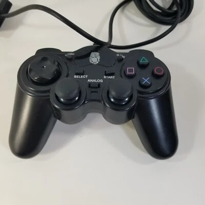 CONTROLADOR REMOTO DE MANO CON CABLE PARA JUGADORES PSYCLONE ESSENTIALS PARA PLAY STATION 2 Foto 1 de 4