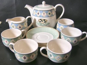 A WEDGWOOD HOME ''FARMSTEAD'' PATTERN COMPLETE TEA SERVICE IN PERFECT CONDITION - Picture 1 of 5