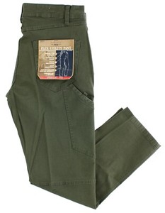 Las 6 prendas y colores para combinar un pantalón VERDE