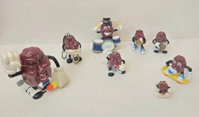 Lot of 8 vintage California raisins ( 80's ), Wind-up, Keychains, Music, Skater, - Image 1 of 4