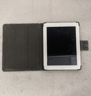 Apple iPad 4th Generation 32GB Silver A1458 WiFi Only TESTED - Image 1 of 4