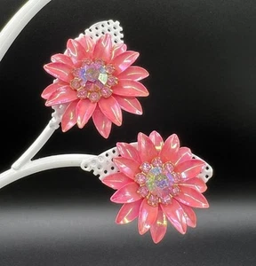 Vintage Hot Pink, Aurora Borealis Rhinestone Metal Clip On Earrings - Picture 1 of 8