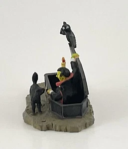 VAMPIRE IN CASKET Lemax Spooky Town Dracula in Coffin Black Cat Bat Halloween  - Picture 1 of 4