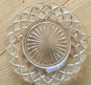 Jolie Coupelle Baccarat en cristal ciselé - Picture 1 of 4