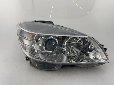 OEM | 2008 - 2011 Faro halógeno Mercedes-Benz C300 C350 C63 (derecha/pasajero Foto 1 de 4