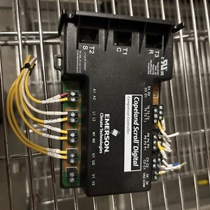 Emerson Copeland Scroll Digital Compressor Controller 543 0024 01 - Picture 1 of 4