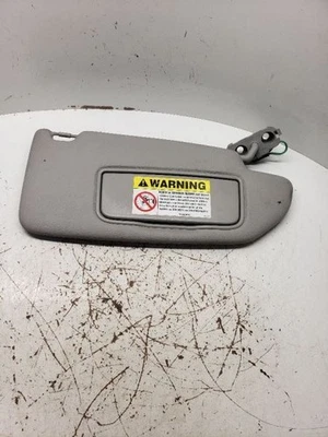 Viseira solar para passageiros iluminada compatível com 02-04 VOLVO 60 SERIES 1039917 - Imagem 1 de 4