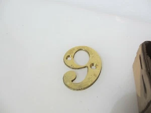 Vintage Messing Hausnummernschild "9 oder 6" (neuer alter Lagerbestand, gealtert) alt 2" hoch - Bild 1 von 9