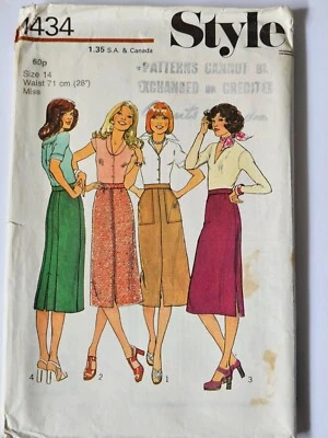 1970s straight skirt pattern Style 1434 size 14 waist 28 - Image 1 of 2