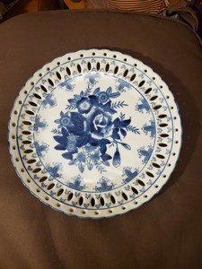 Vintage 10" Round Scalloped Edge Blue/White Floral Pierced Decorative Plate