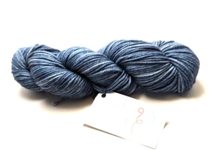 Madeja Sundara 100 g teñida a mano 100 % SW Merino Worsted 175 yardas/100 g pizarra TM - Imagen 1 de 1