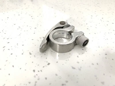 Abrazadera de tija de sillín de aluminio plateado de 28,6 mm bicicleta de montaña carretera de cercanías MTB Foto 1 de 4