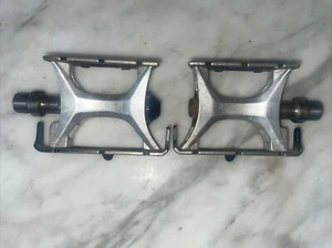 Vintage SUNTOUR CYCLONE Pedals 9/16" (missing one dust cover). (NJ) - Picture 1 of 6