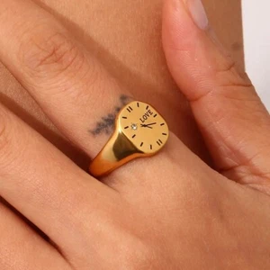 Liebe auf der Uhr Ring, Miniuhrenring, Klobiger Ring, Zahlenring, Timerring. - Bild 1 von 2