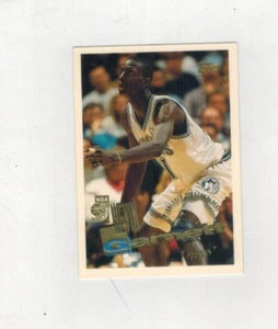 1995-96 Topps - Kevin Garnett (RC) - Picture 1 of 1