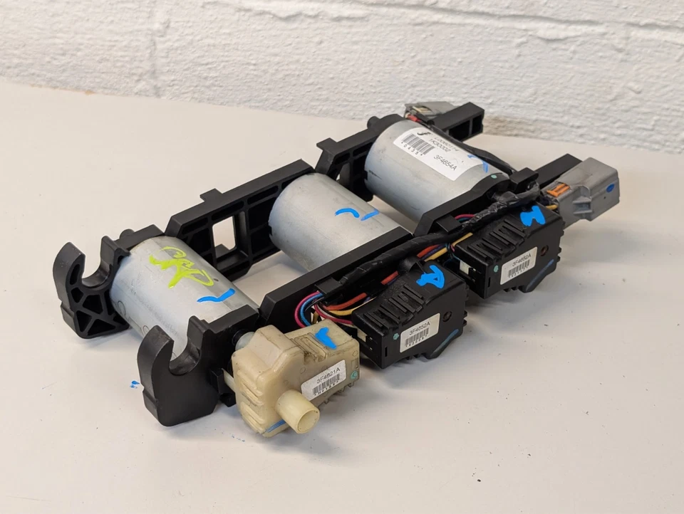 06-11 Cadillac DTS Front Left LH Driver Side Seat Track Motor W/ Memory L0060114 - Image 1 of 4