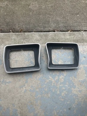 Оригинальные ободки фар 1978 1979 Ford серии F и Bronco от оригинального производителя - Изображение 1 из 4