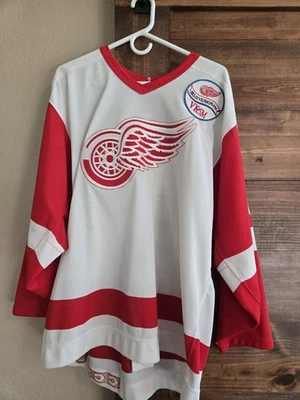 AUTÉNTICA Jersey Sergei Fedorov - DETROIT RED WINGS con parche Vlad K. - Talla 48 Foto 1 de 4