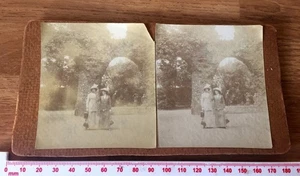 Antique HOME MADE Victorian Stereoview TWO LADIES BY ABBEY RUIN / GATEWAY GARDEN - Foto 1 di 2