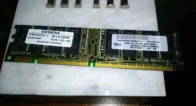 Siemens HYS64V8200GU-8 64MB PC100-222-620 8Mx64 SDRAM 168-PIN RAM 3.3v 100Mhz - Image 1 of 4