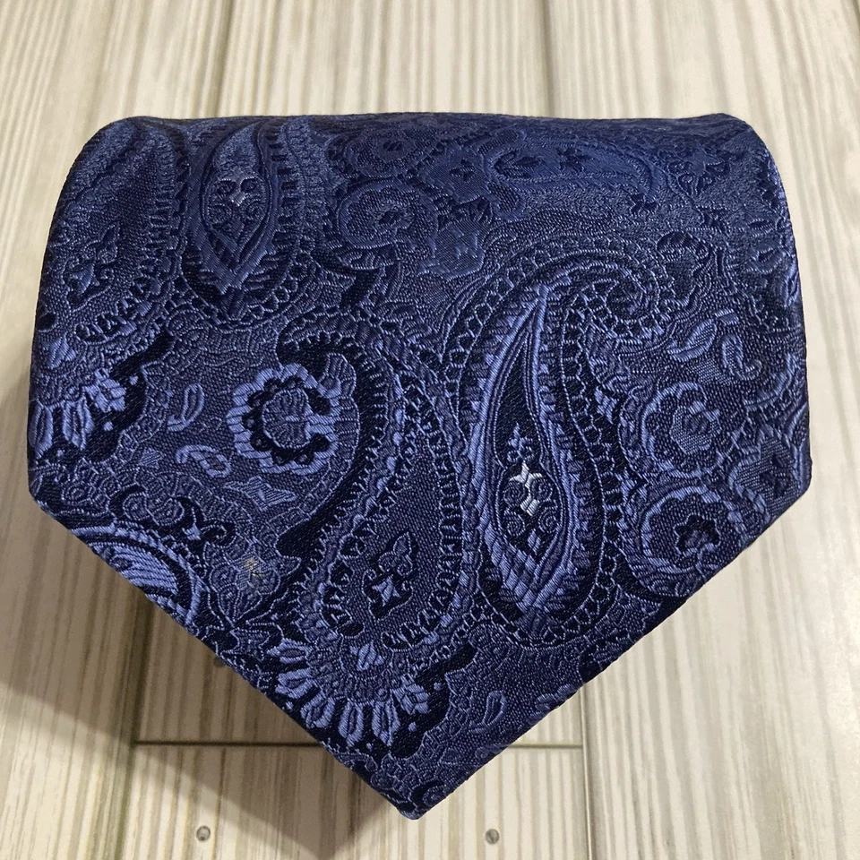 TOMMY HILFIGER Mens Blue Paisley Silk Neck Tie Made In USA. - Image 1 of 4