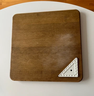 Nora Fleming 珍珠圆点 11 英寸方形食欲奶酪板 JK Adams 核桃木 — 第 1/4 张图片