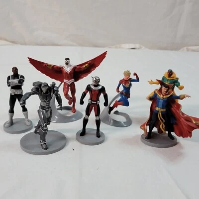 Lote de 7 figuras de PVC Disney Marvel Heros adornos para pasteles usadas Foto 1 de 4