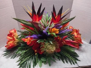 Tropical Table Centerpiece (with purple flowers) - Picture 1 of 9