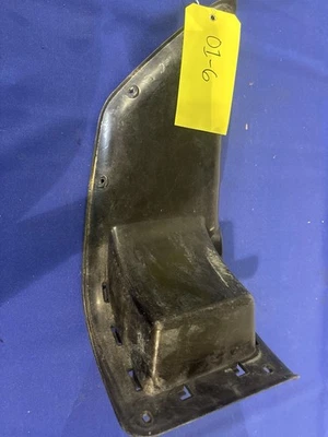 2008 KAWASAKI BRUTE FORCE 750 PRETO FABRICANTE DE EQUIPAMENTO ORIGINAL PAINEL DE DISPARO LATERAL DIREITO Guarnição de para-lama - Imagem 1 de 4