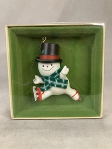 Vintage 1979 Hallmark Keepsake Ornament featuring "The Skating Snowman" - Picture 1 of 9