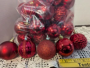 Lotto 38 Addobbi Palla Rossa NoBreak, Natale, Tradizionale, 2", Moderno, Caramelle - Foto 1 di 5