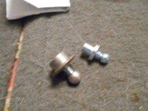 NOS 1990 - 1997 FORD THUNDERBIRD HOOD LIFT CYLINDER RETAINER KIT F0SZ-16B730-A - Picture 1 of 6