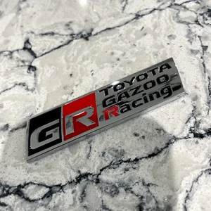 INSIGNIA EMBLEMA METAL DEPORTIVO GR GR PARA CH R Yaris Rav4 Corolla Hillux - 18 - Imagen 1 de 2