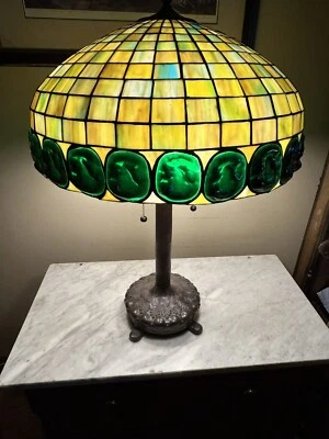 BEAUTIFUL YELLOW/GREEN TIFFANY STYLE TURTLE BACK TABLE LAMP WITH FREE SHIPPING - Image 1 of 4