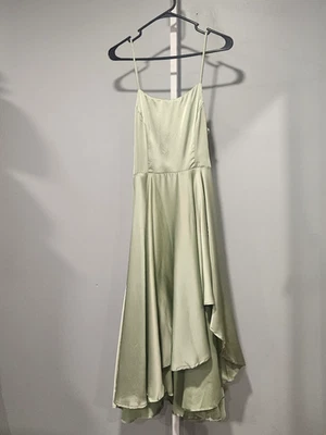 Novo com etiquetas Vestido Lulus S Verde Perfeito Bainha Alta-Baixa Comprimento Chá Laço Traseiro Forrado Zíper Traseiro - Imagem 1 de 3