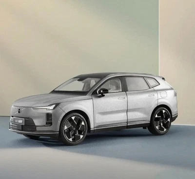 1/18 VOLVO XC70 SUV 2025 Dealer model all new - Image 1 of 4