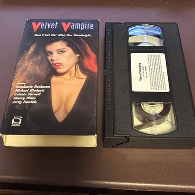 The Velvet Vampire VHS Simitar 1990 RARE Horror  Vampire Vintage Horror VHS C4 - Image 1 of 4
