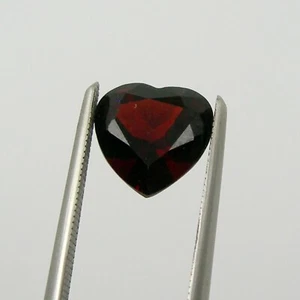 8mm Heart Faceted Natural Dark Red Garnet Loose Gemstone, 2.15 carat - Picture 1 of 9
