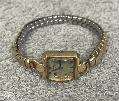 Vintage Lady Elgin 14K Gold Filled Ladies Square Face Wristwatch - Image 1 of 4
