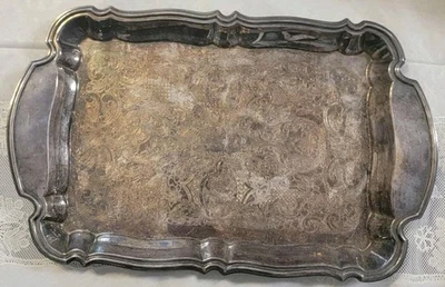 Bandeja plateada Oneida con borde festoneado rectangular 14 3/4"x9 1/4" muestra pátina Foto 1 de 4