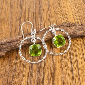 Green Peridot Gemstone 925 Sterling Silver Earring Handmade Jewelry Earring Gift - Picture 1 of 3