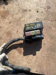 2011 TO 2014 HINO 268 338 FUSE BOX PANEL TESTED GOOD SEE PICS JO8E - Picture 1 of 4