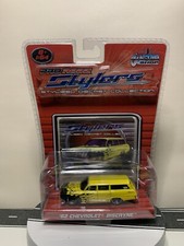 Maisto Pro Rodz Stylers 1962 Chevrolet Biscayne Station Wagon Yellow/Black 1:64