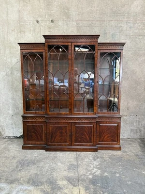 Henredon George III Style Mahogany Breakfront China Cabinet – Glass Doors - Image 1 of 4