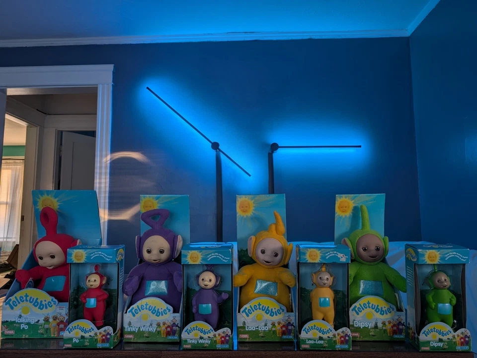 Lote Muñecas Teletubbies Po Tinky Winky Laa-Laa Dipsy Talking Po + Minis Set Nuevo en Paquete Foto 1 de 4