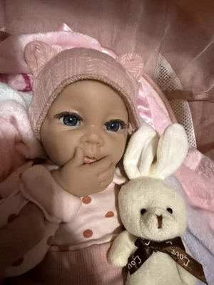 Reborn floppy baby girl 5.2lbs 17 inch long. Got new eyelashes do u like them?  - Image 1 of 4